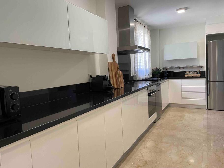 Villa Deluxe,White Beach,Mountains فينيسترات المظهر الخارجي الصورة