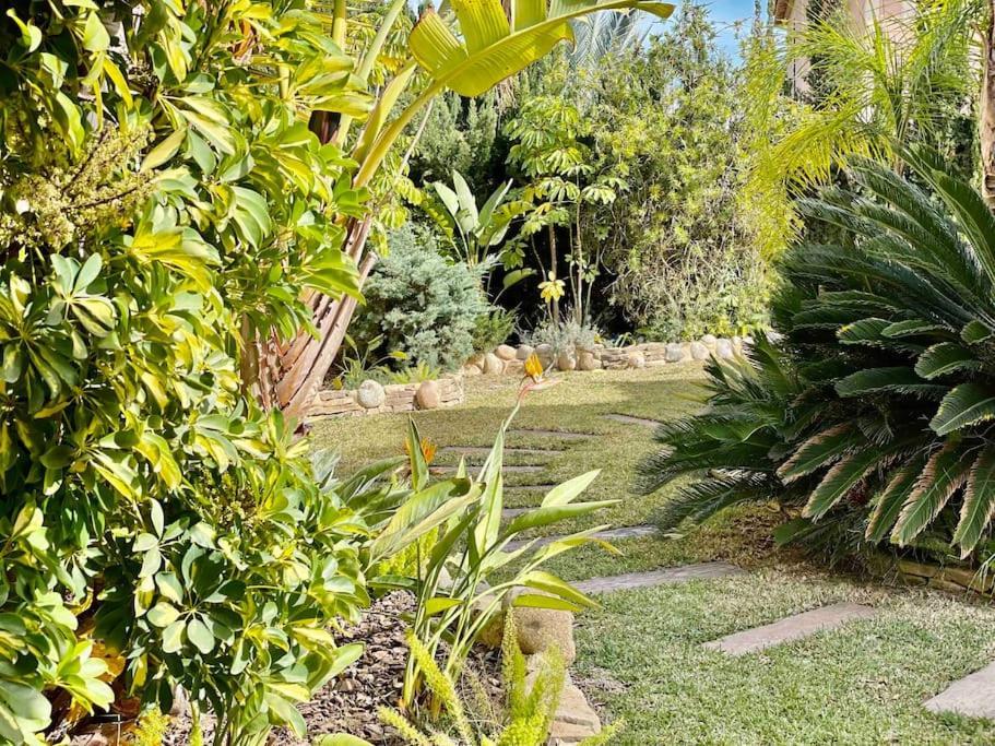 Villa Deluxe,White Beach,Mountains فينيسترات المظهر الخارجي الصورة